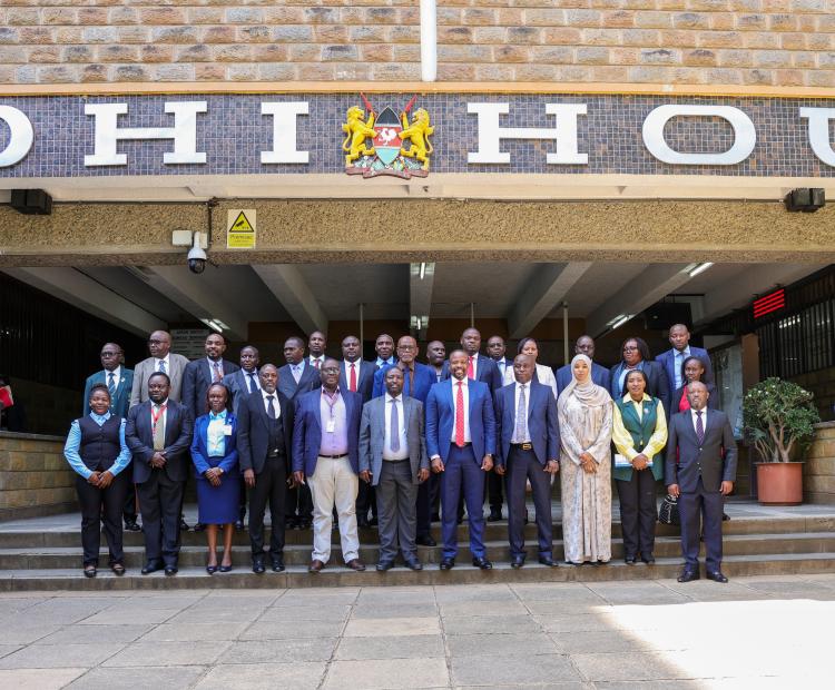 ands Principal Secretary Nixon Korir, Members of Parliament and officials from the state department pose for a group photo during the National Assembly Departmental Committee on Lands’ visit to Ardhi House